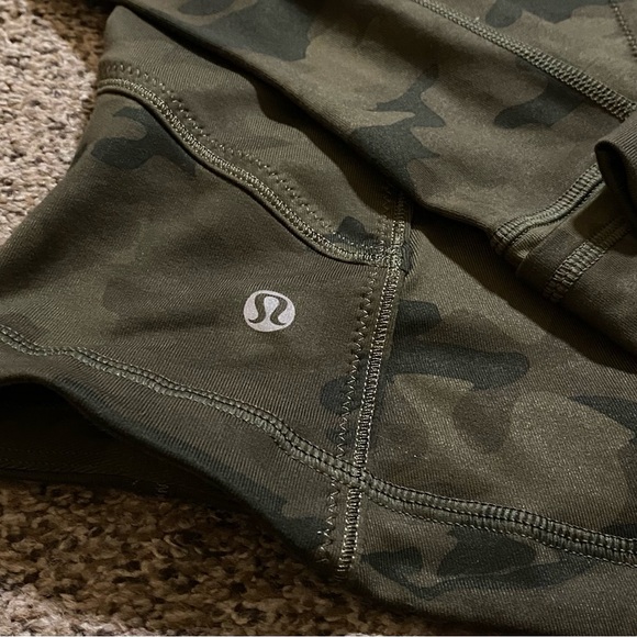 Lululemon Forme Jacket *cuffins - Picture 5 of 5